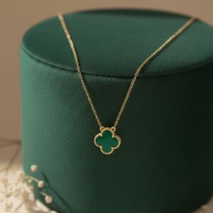 Emerald Green Clover Pendant Necklace